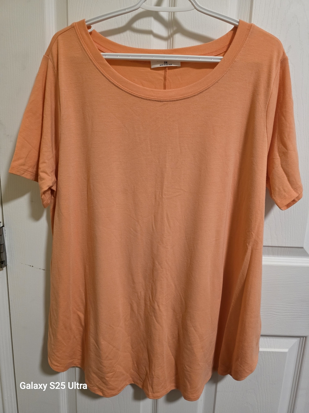 Classic Scoop Neck Women’s Top - Peach